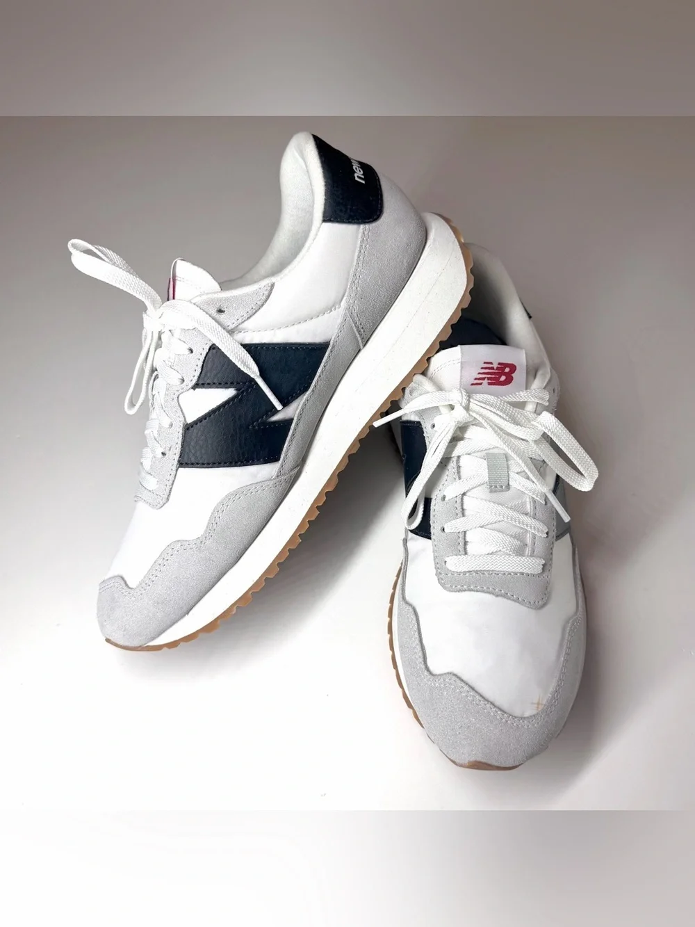 New Balance® 237 Unisex Athletic Running Shoes Size- 9.5 Men’s / 11 Women’s